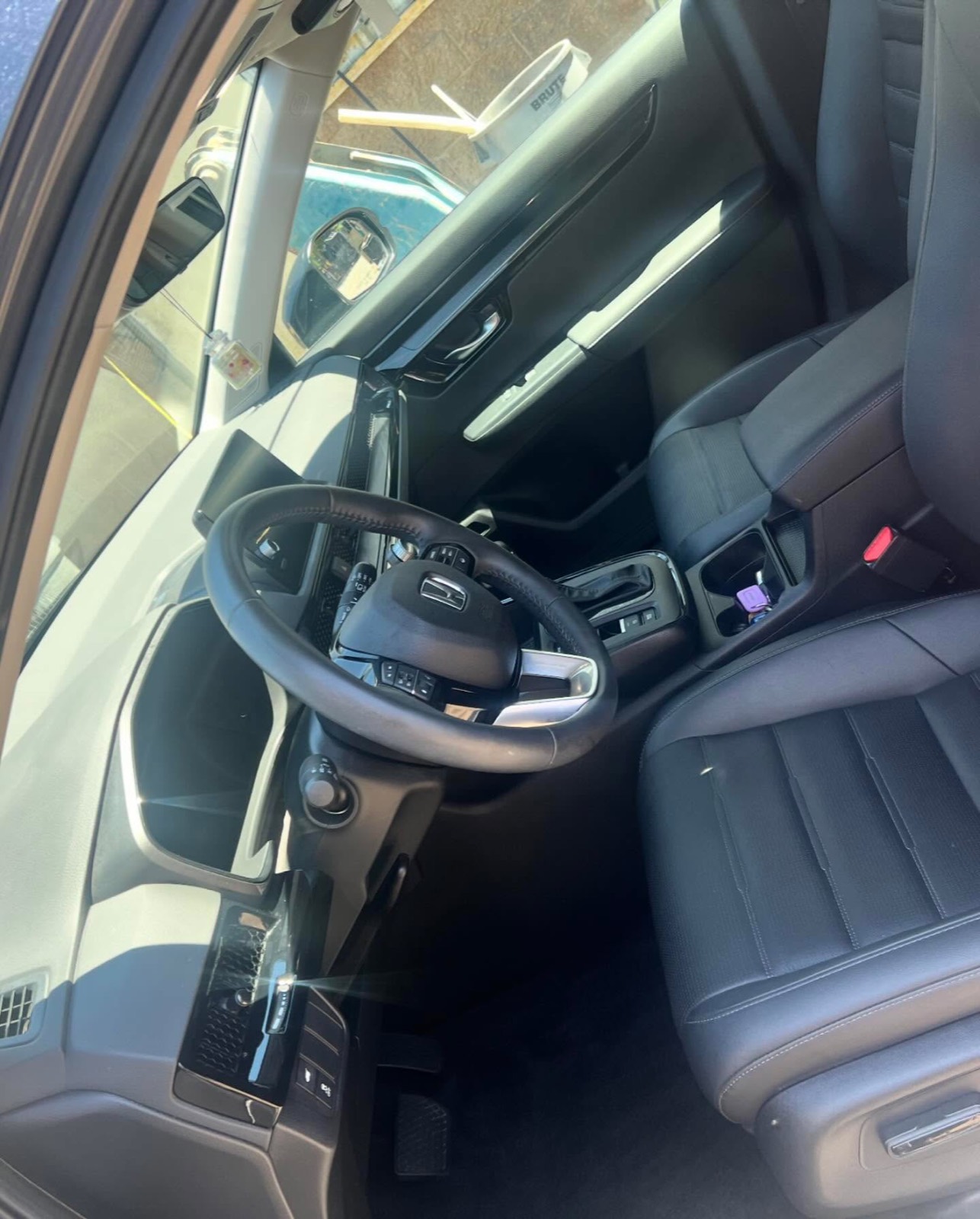 Honda CR-V cockpit cleaned