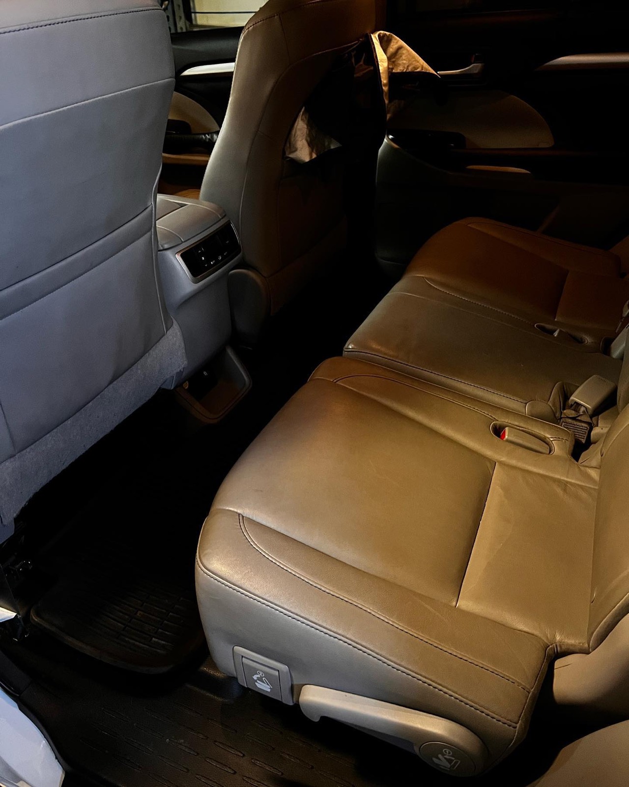 Toyota Highlander leather seats conditioned