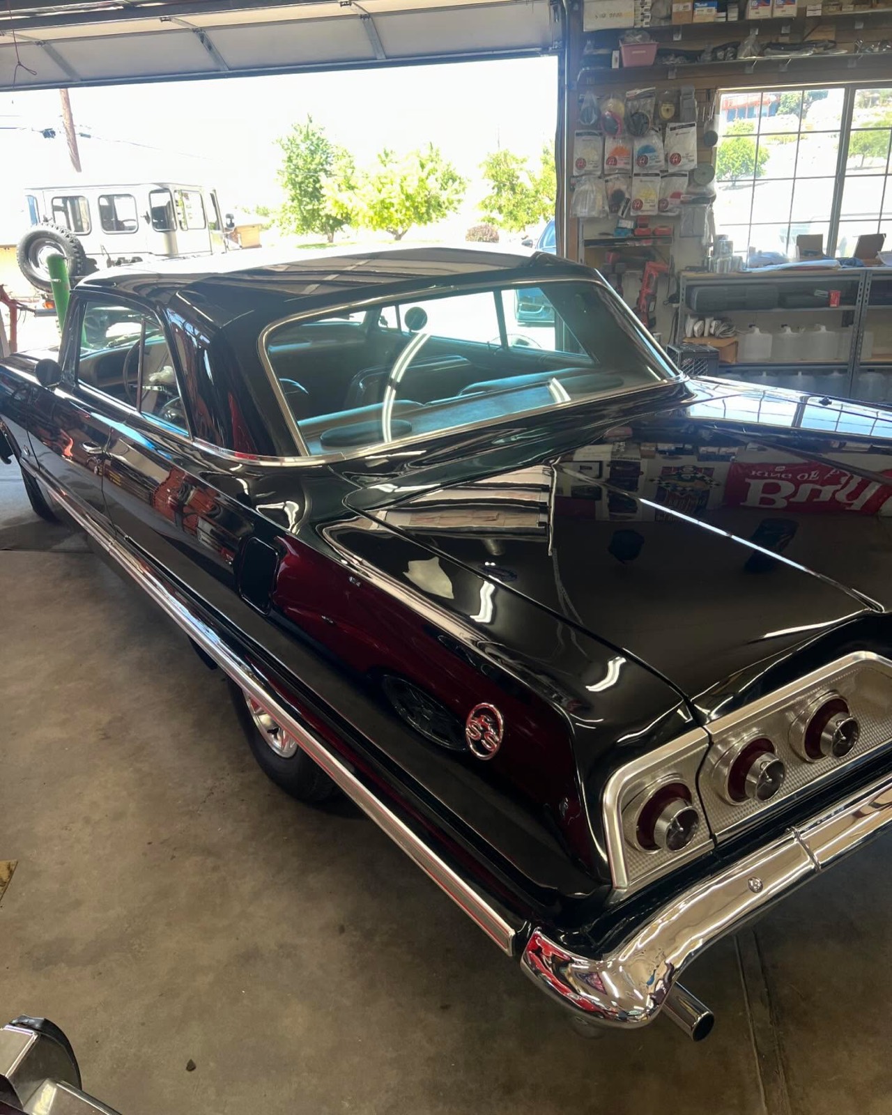 Classic Impala rear, glossy black paint